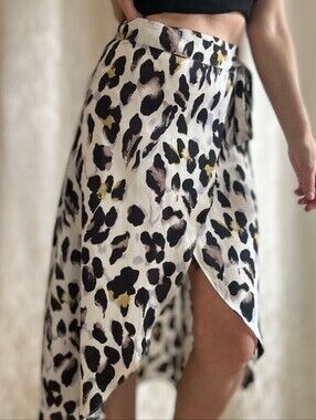 High-Low Leopard Wrap Skirt in White, Black & Gold‎